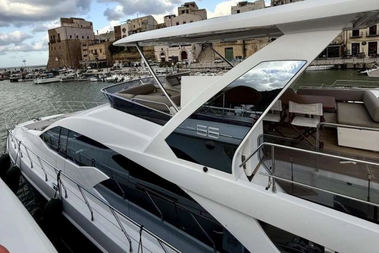 AZIMUT 66 FLYBRIDGE 66 FLYBRIDGE de segunda mano en venta