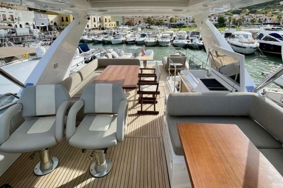 AZIMUT 66 FLYBRIDGE 66 FLYBRIDGE de segunda mano en venta