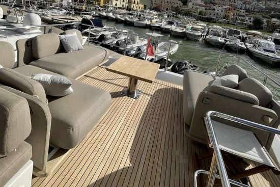 AZIMUT 66 FLYBRIDGE 66 FLYBRIDGE de segunda mano en venta