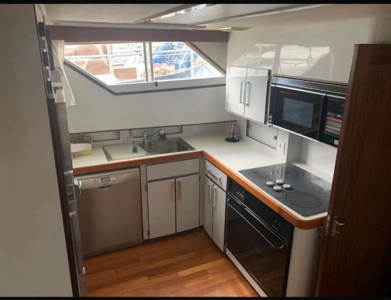 Hatteras Yachts 67 usata in vendita