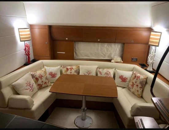 Hatteras Yachts 67 usata in vendita