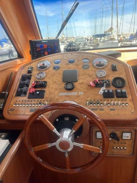 VIKING YACHTS 34 SEDAN YACHTS 34 SEDAN usado à venda