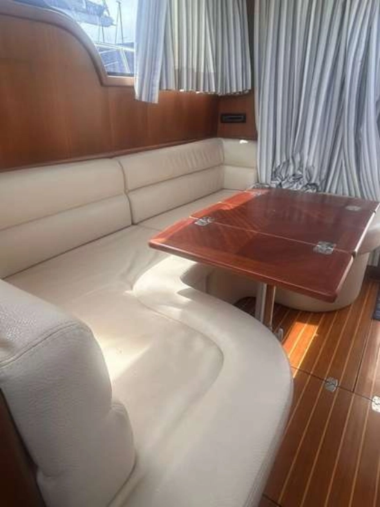 VIKING YACHTS 34 SEDAN YACHTS 34 SEDAN usado à venda