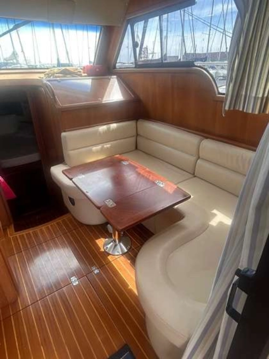 VIKING YACHTS 34 SEDAN YACHTS 34 SEDAN usado à venda
