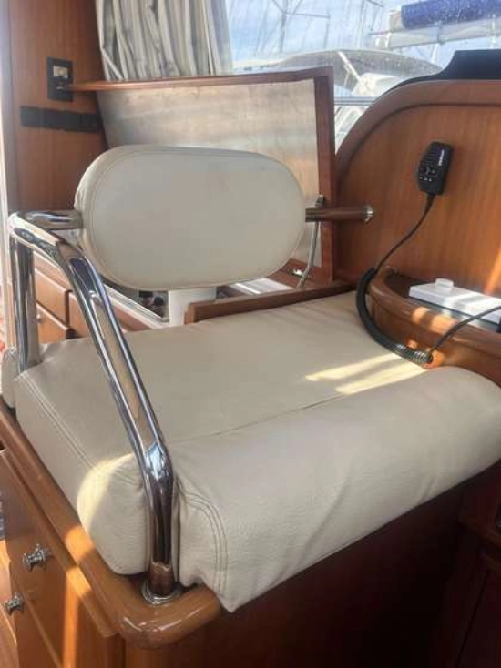 VIKING YACHTS 34 SEDAN YACHTS 34 SEDAN usado à venda