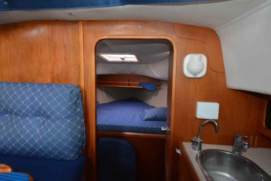 Hunter pilot 27 deck saloon usado à venda