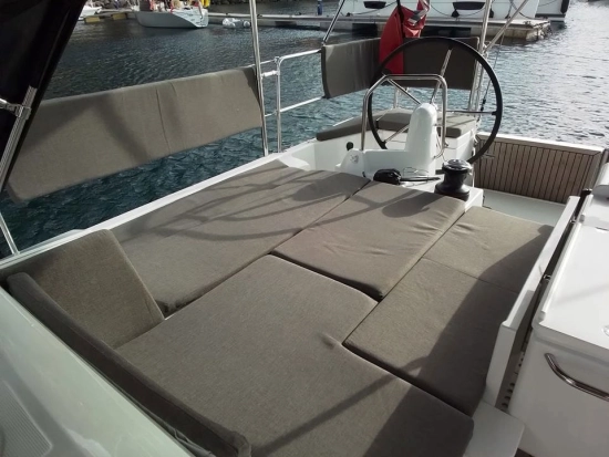 Jeanneau Sun Odyssey 440 usado à venda