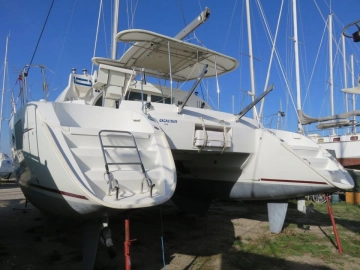 Lagoon 380 s2 usado à venda