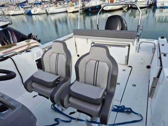 Jeanneau Cap Camarat 7.5 CC SERIE 3 usado à venda
