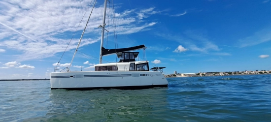 Lagoon 450 F usado à venda