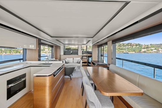 Absolute Navetta 68 usado à venda
