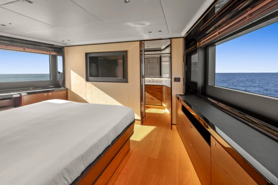 Absolute Navetta 68 usado à venda