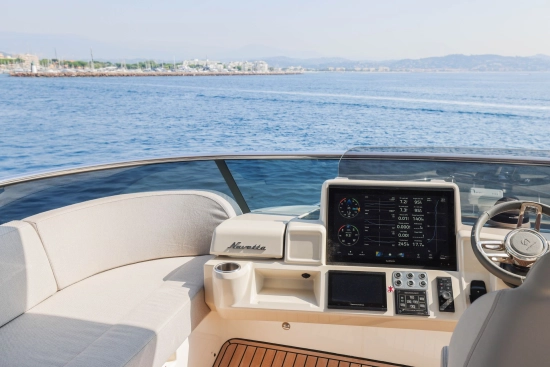 Absolute Navetta 68 usado à venda