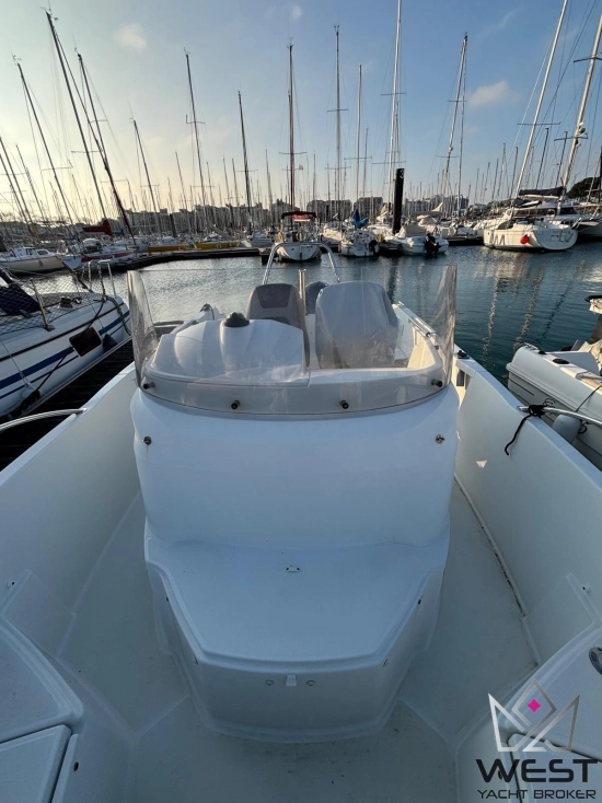 Jeanneau Cap Camarat 6.5 CC Serie 2 usado à venda