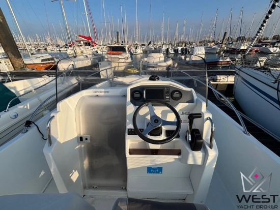 Jeanneau Cap Camarat 6.5 CC Serie 2 usado à venda