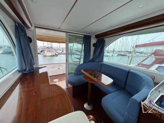 Beneteau Antares 980 usado à venda