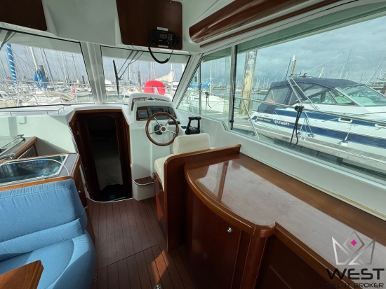Beneteau Antares 980 usado à venda
