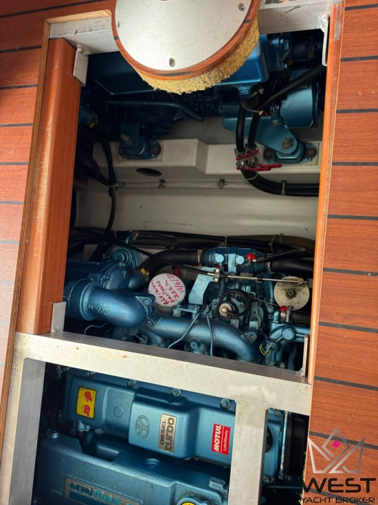 Beneteau Antares 980 usado à venda