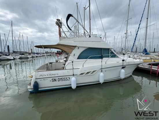 Beneteau Antares 980 usado à venda