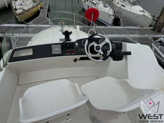 Beneteau Antares 980 usado à venda