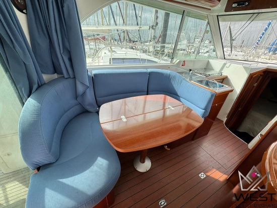 Beneteau Antares 980 usado à venda