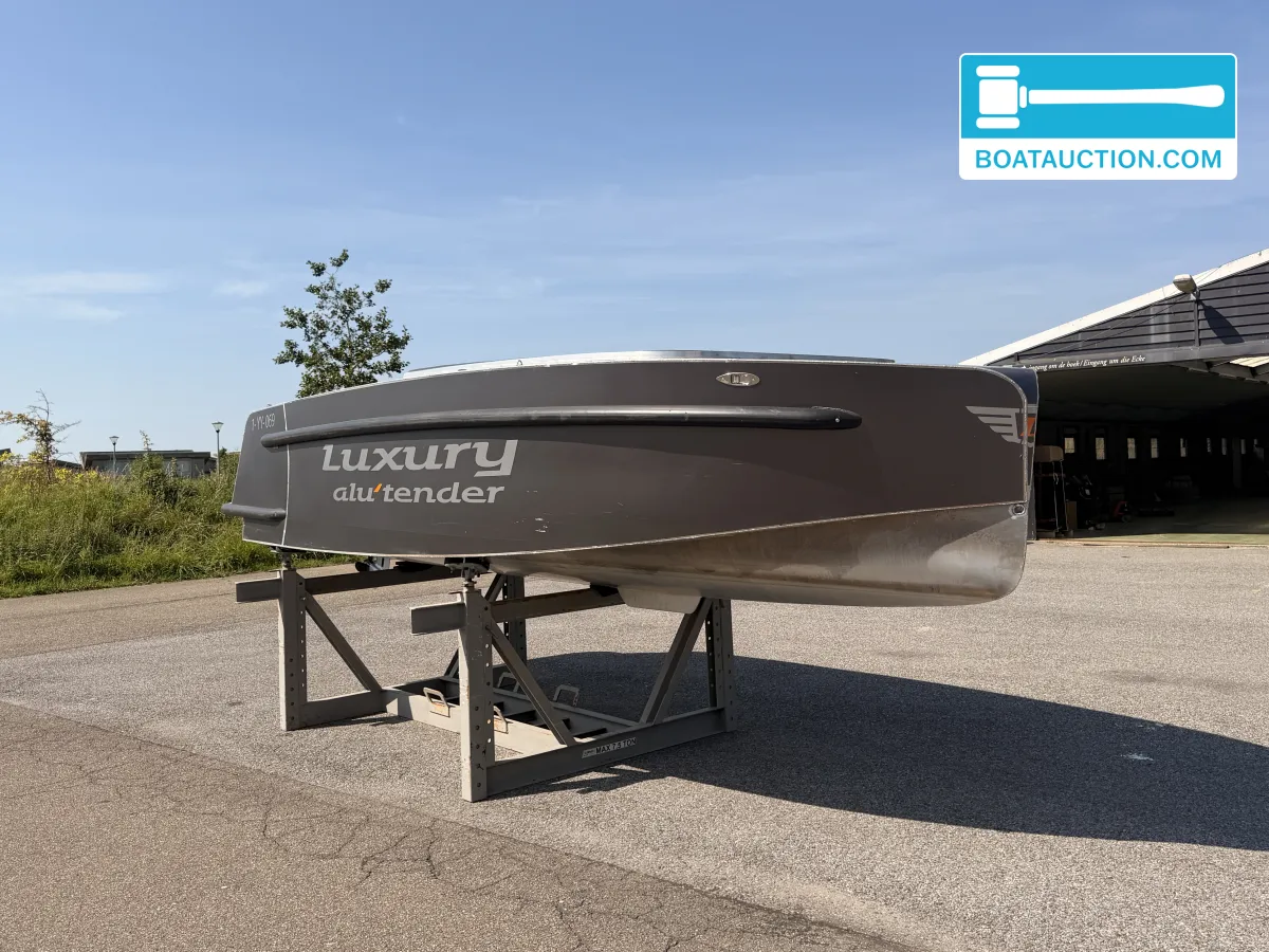 Luxury Alu tender 65 usado à venda