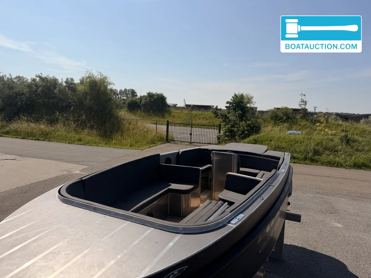Luxury Alu tender 65 usado à venda