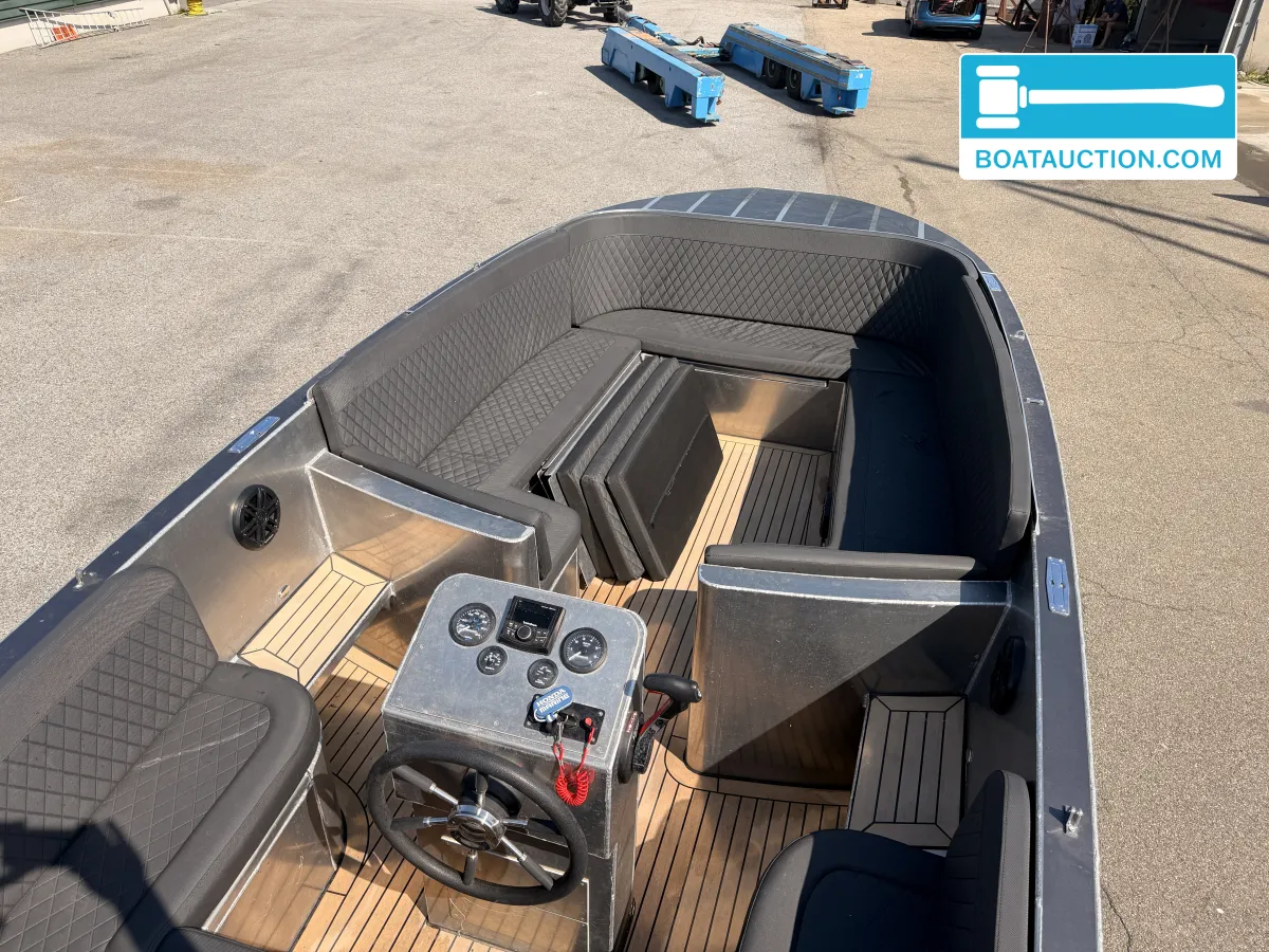 Luxury Alu tender 65 usado à venda