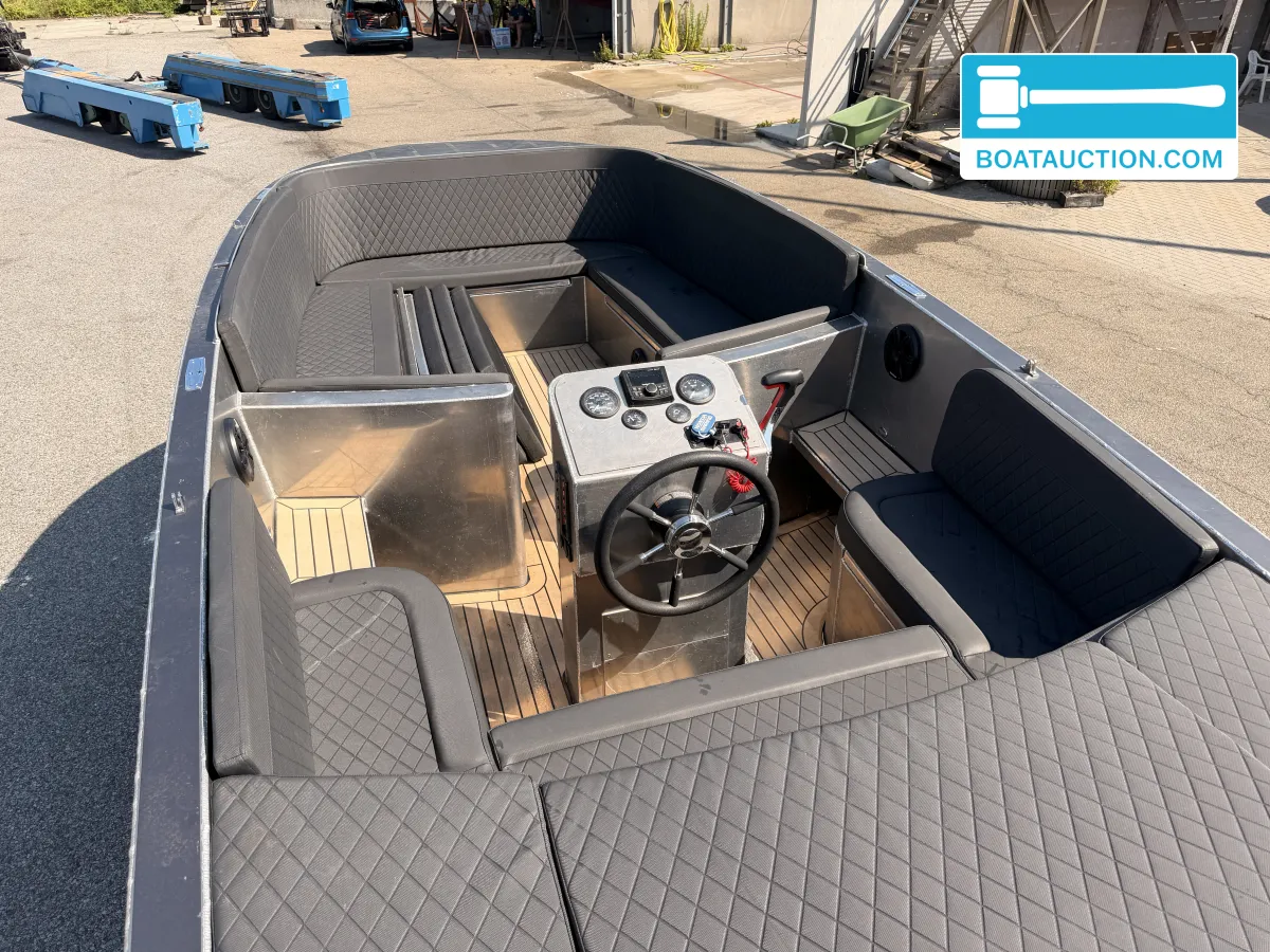 Luxury Alu tender 65 usado à venda