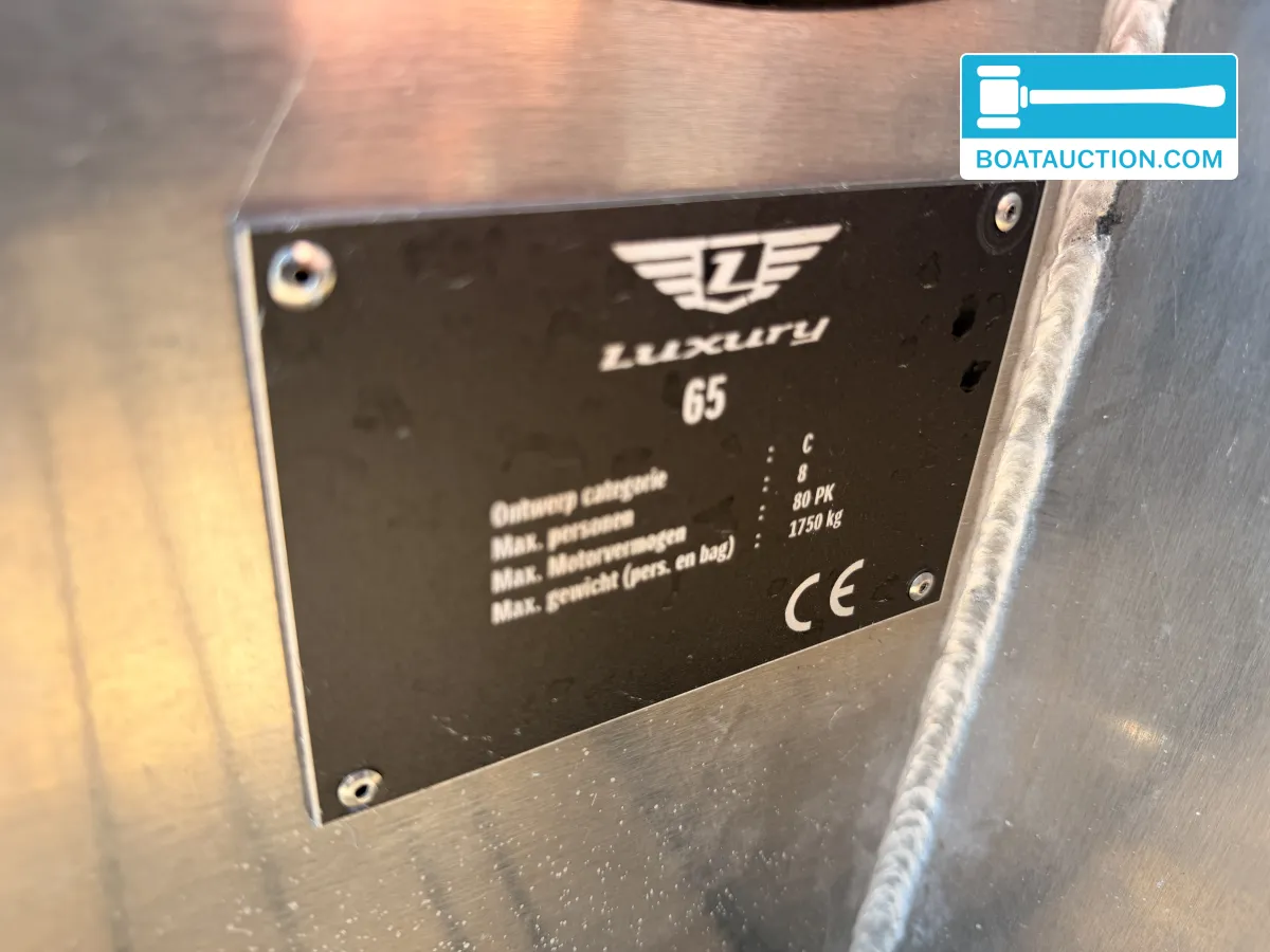 Luxury Alu tender 65 usado à venda
