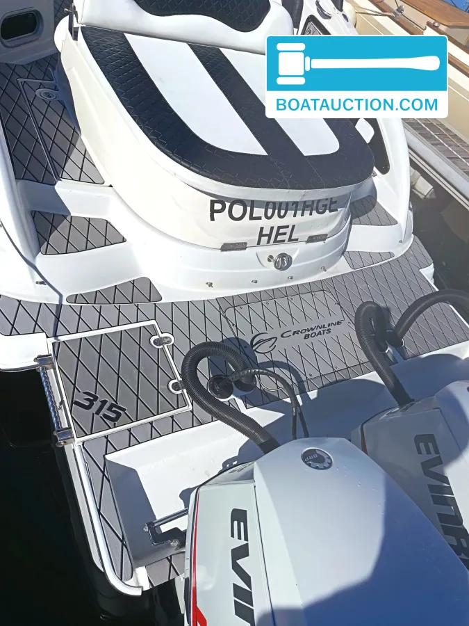 Crownline 315 SCR usata in vendita