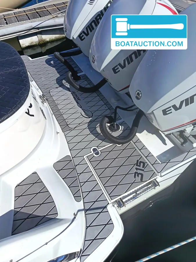 Crownline 315 SCR usata in vendita