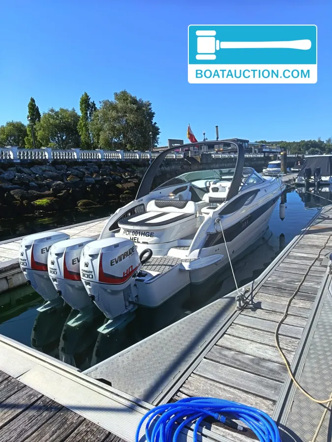 Crownline 315 SCR usata in vendita