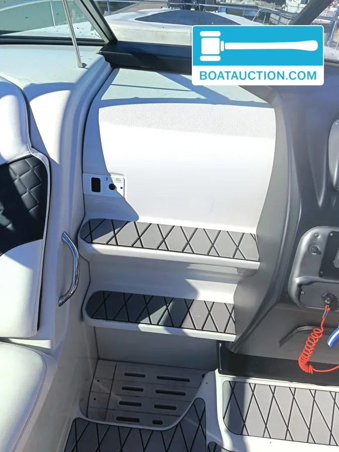 Crownline 315 SCR usata in vendita