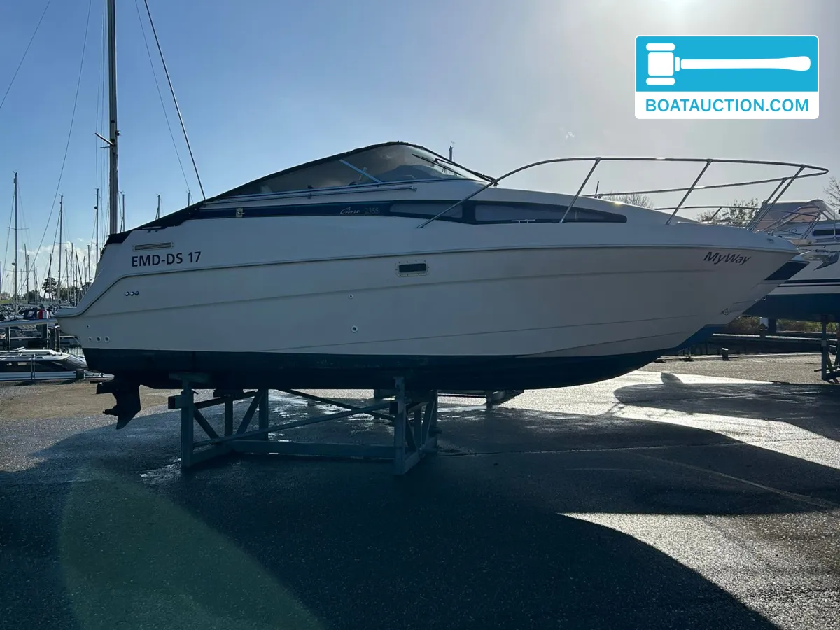 Bayliner 2355 usata in vendita