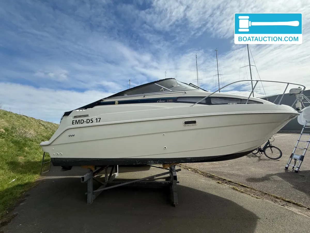 Bayliner 2355 usata in vendita