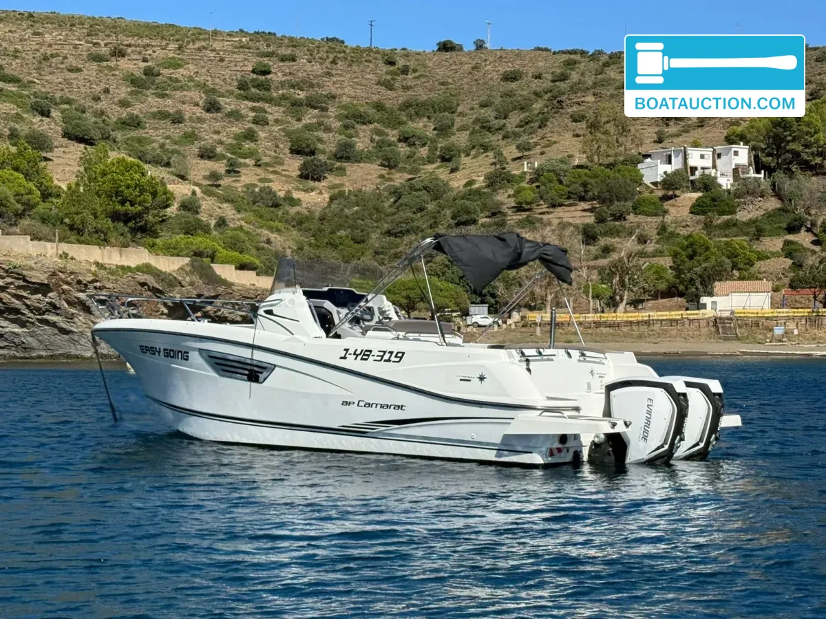 Jeanneau Cap Camarat 8.5CC usado à venda
