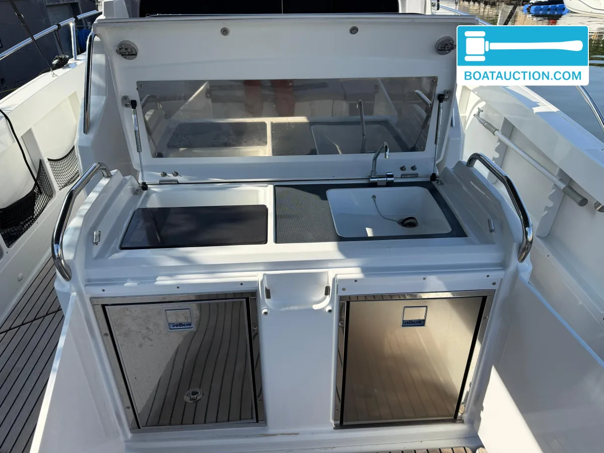 Jeanneau Cap Camarat 8.5CC de segunda mano en venta
