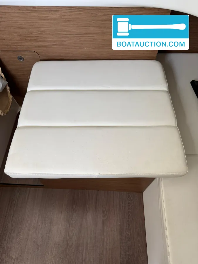 Jeanneau Cap Camarat 8.5CC de segunda mano en venta