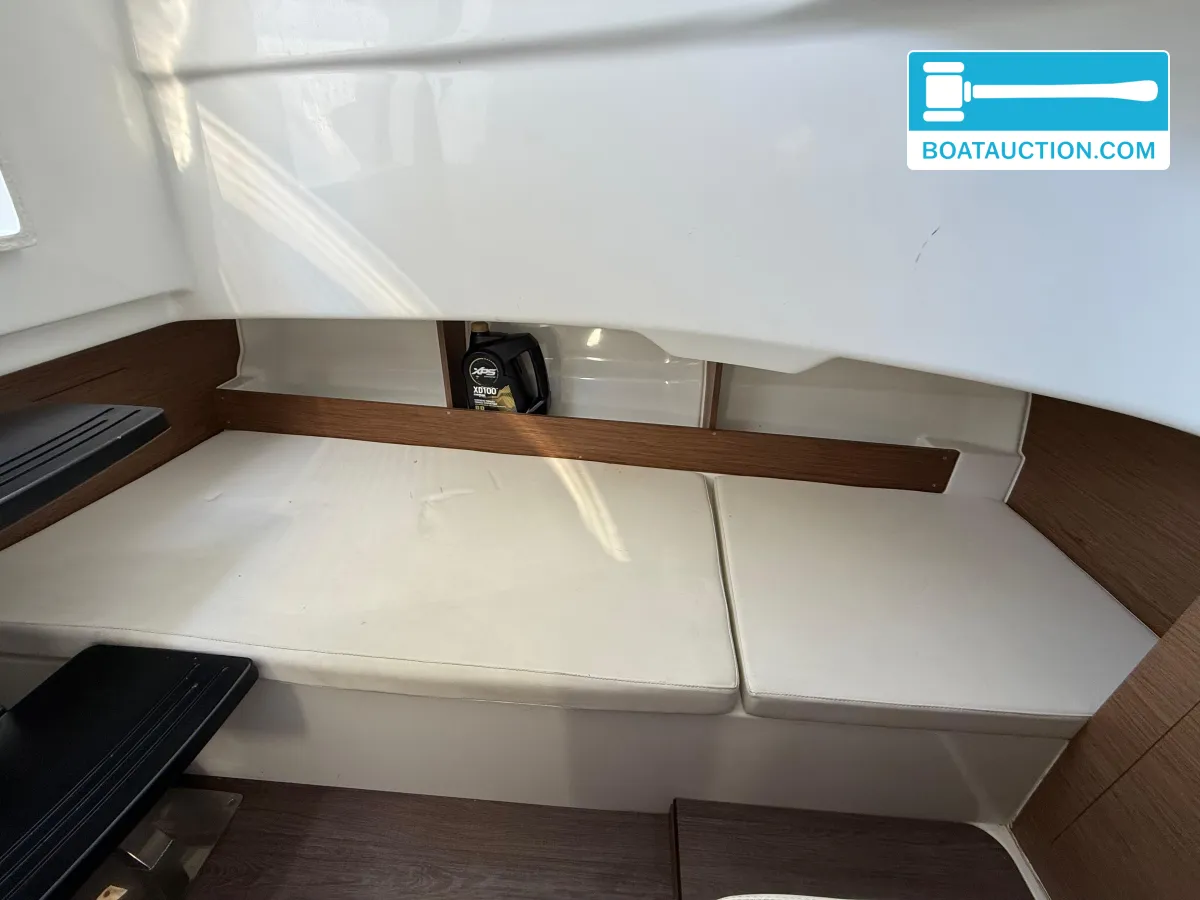 Jeanneau Cap Camarat 8.5CC de segunda mano en venta