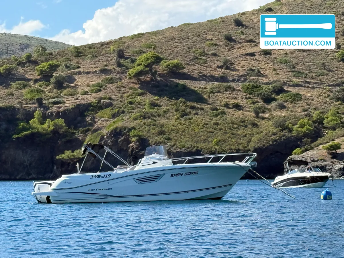 Jeanneau Cap Camarat 8.5CC de segunda mano en venta
