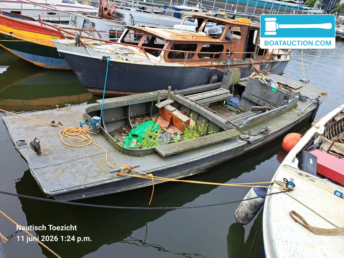Legerboot 800 usado à venda