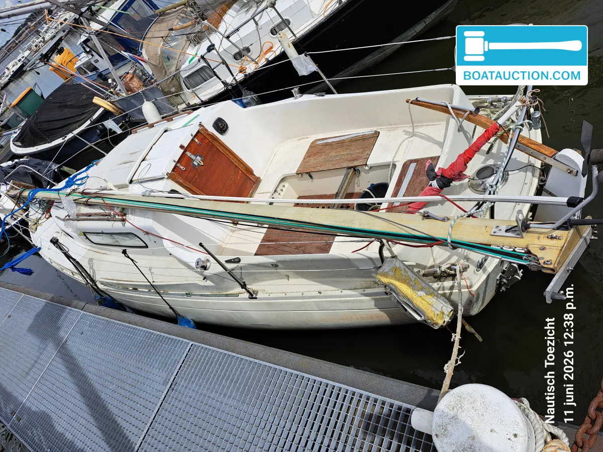 Kajuitzeilboot 820 de segunda mano en venta