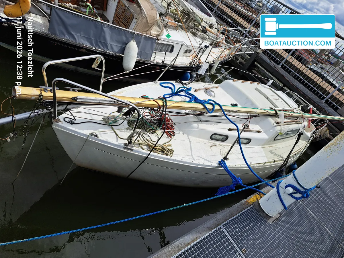 Kajuitzeilboot 820 de segunda mano en venta