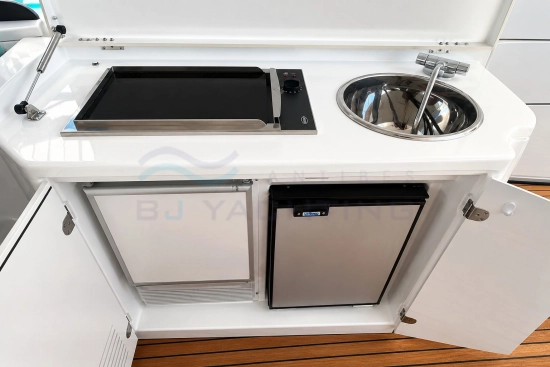 Beneteau Monte Carlo 42 Hard Top de segunda mano en venta