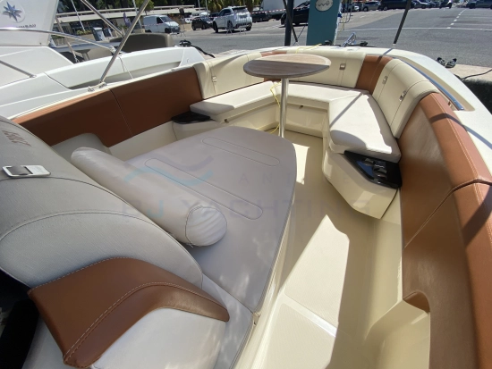 Invictus Yacht 270 FX usado à venda