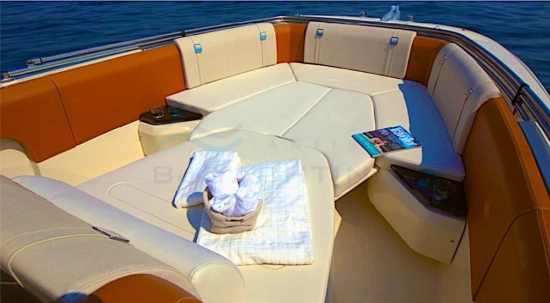 Invictus Yacht 270 FX usado à venda