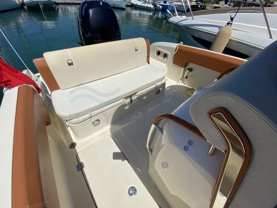 Invictus Yacht 270 FX usado à venda