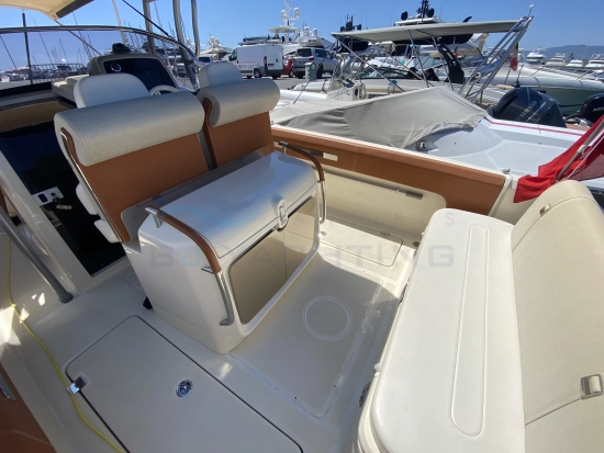 Invictus Yacht 270 FX usado à venda