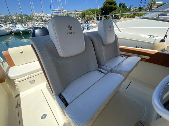 Invictus Yacht 270 FX usado à venda